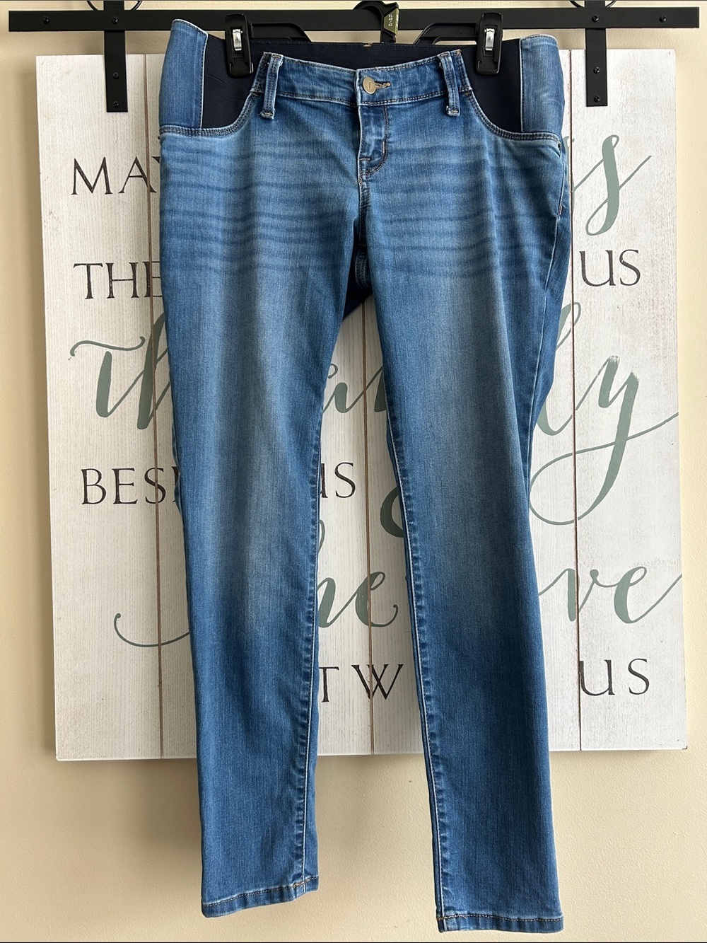 Isabel Maternity by Ingrid & Isabel jeans and jeggings bundle, size 6/28R - Picture 7 of 16